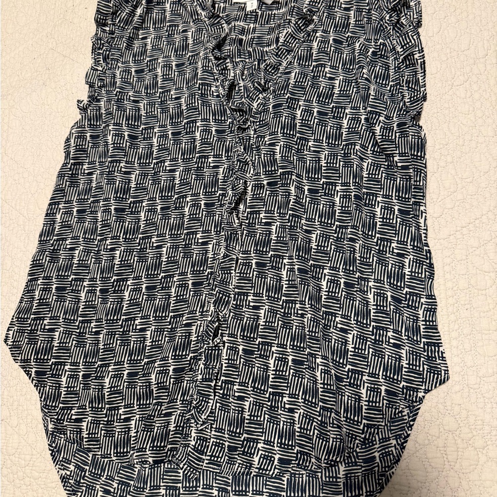 Dkny  Women's Blue and White Patterned V-Neck Top